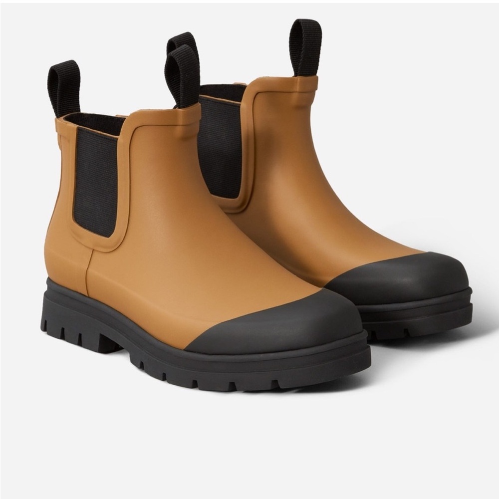 Everlane Chelsea rain boot
